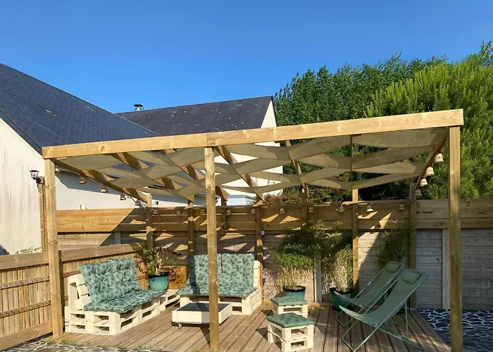 Dans Une Maison Familiale Avec Jardin A 800M De La Plage