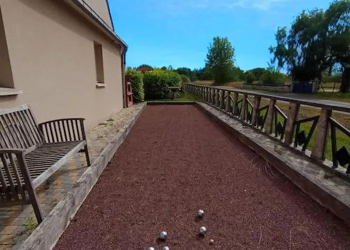 Dans Une Maison Familiale Avec Jardin A 800M De La Plage